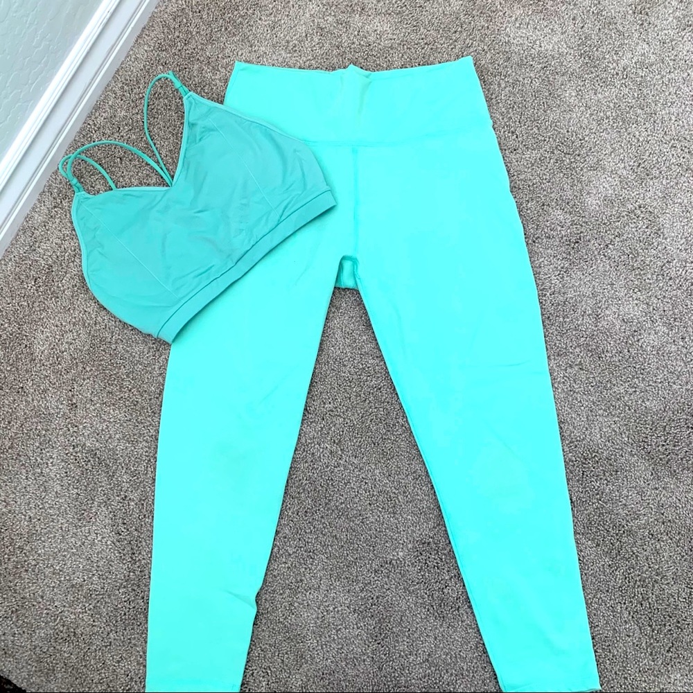 Fabletics 2 piece Mint set